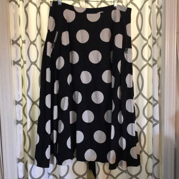 Anthropologie Dresses & Skirts - Anthropologie calf Length polka dot skirt